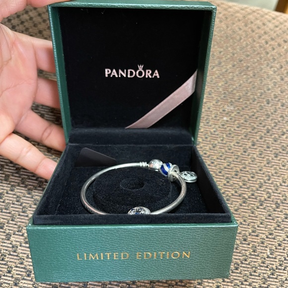 Pandora Limited Edition Unique as you are Snowflake Bangle Bracelet w/ 3 Charms - Picture 3 of 16